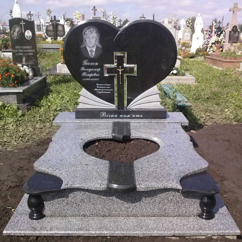 Гранітний пам'ятник у вигляді серця та різним хрестом всередині № 95510