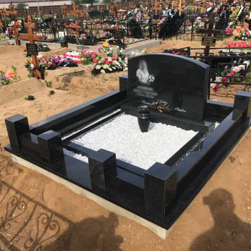 Горизонтальний пам'ятник з портретом і гранітними цоколями № 41665