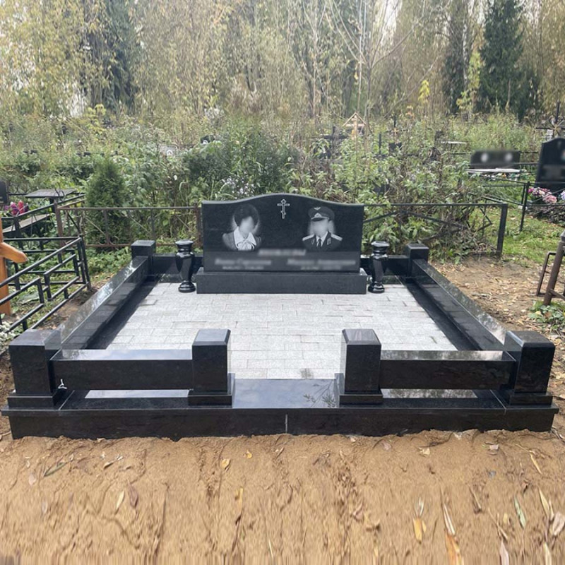 Пам'ятник на двох з гранітними цоколями та вазами № 16298