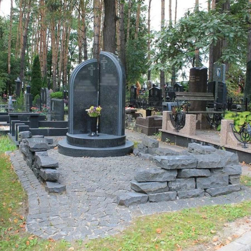 Вертикальні пам'ятники для двох на гранітному постаменті № 98615