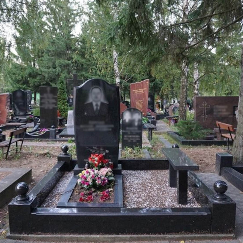 Пам'ятник на одного із гранітною лавкою № 86132