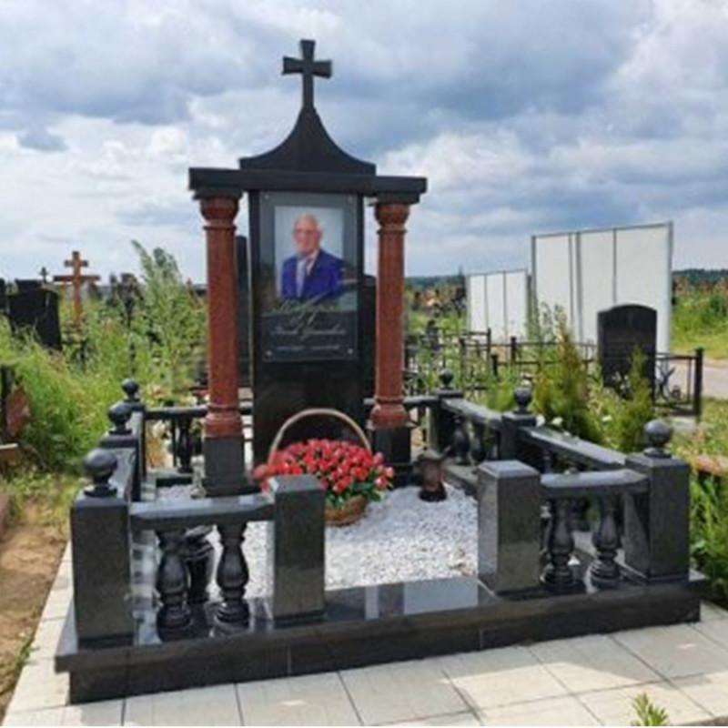 Ексклюзивний гранітний пам'ятник з вертикальними різними колонами № 75178