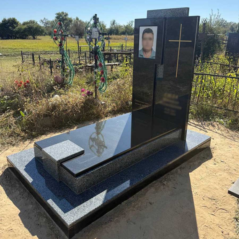 Пам'ятник на одного з бакинського та покостівкського граніту під ключ № 77473