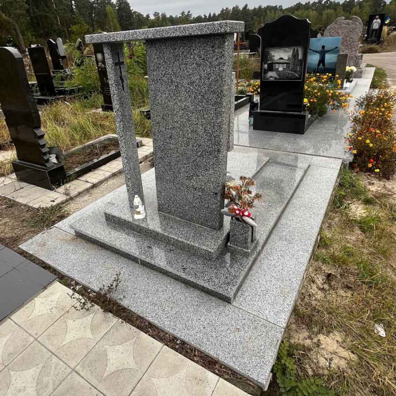 Гранітний пам'ятник з покости та фотосклом на кладовище № 20108