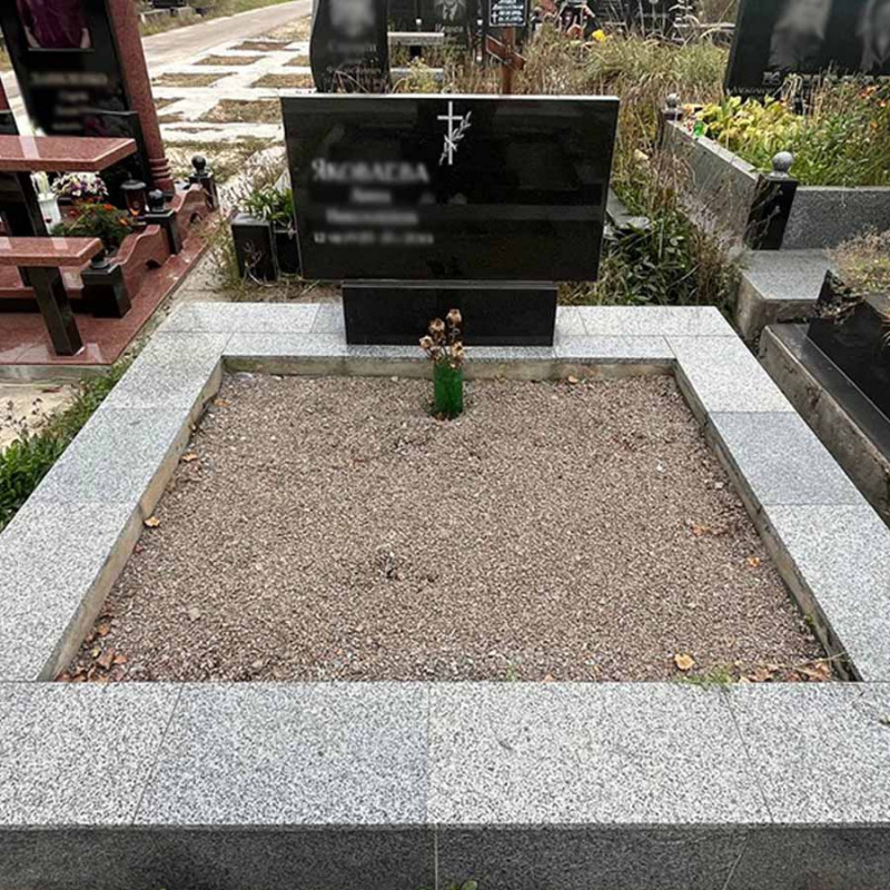 Пам'ятник на цоколі з текстом № 74361