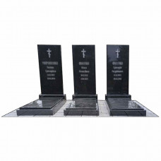 Три пам'ятника на кладовище з надписами № 36261