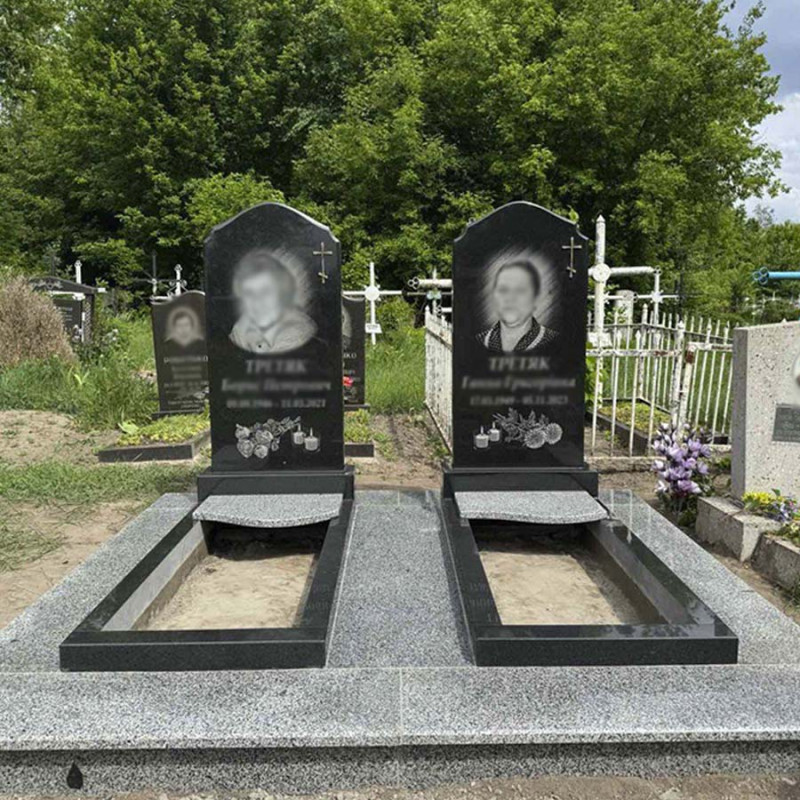 Сімейний гранітний комплекс для чоловіка та дружина на кладовище № 50025