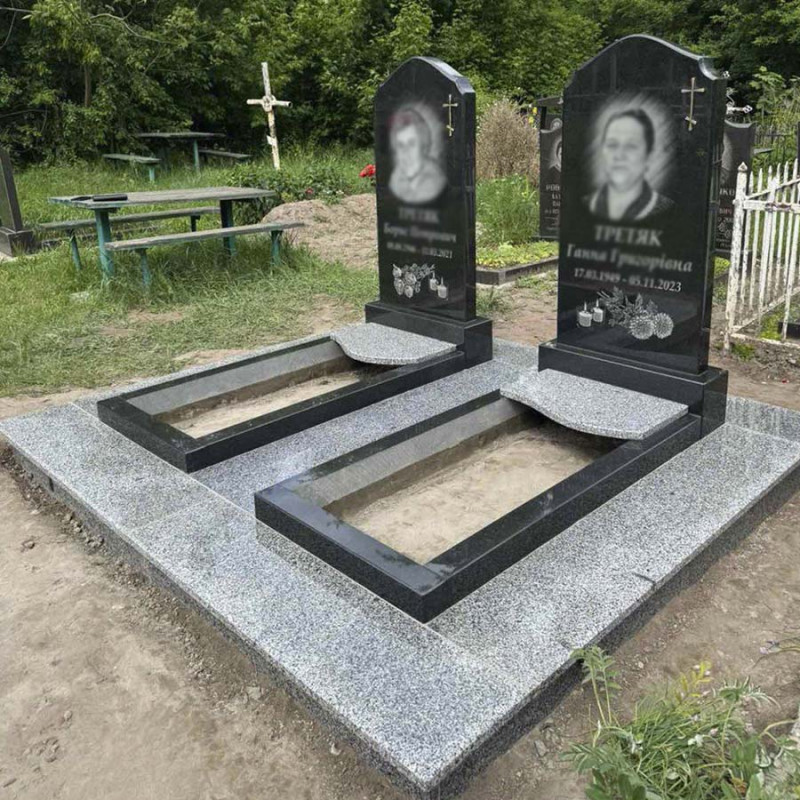 Сімейний гранітний комплекс для чоловіка та дружина на кладовище № 50025