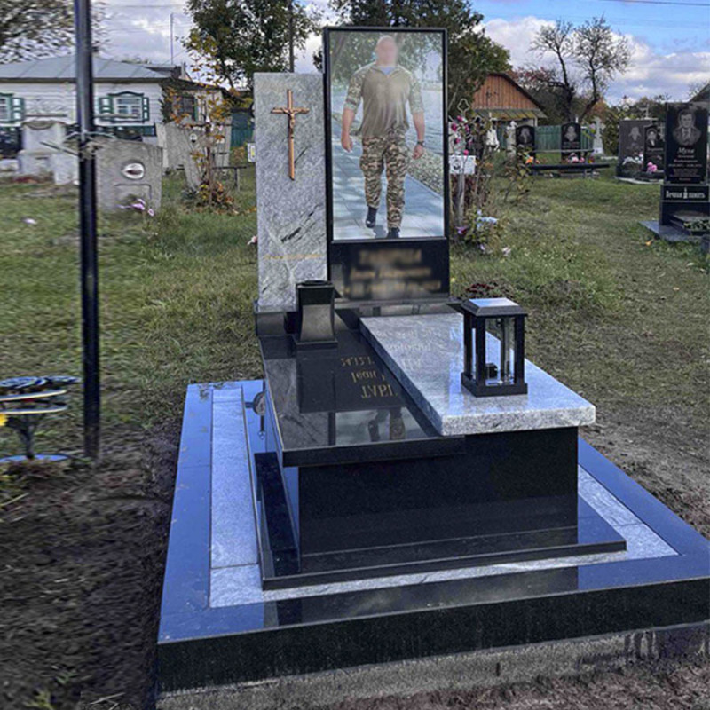 Пам'ятник для військового на кладовище № 11996 ПК