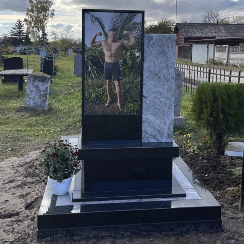 Пам'ятник для військового на кладовище № 11996 ПК