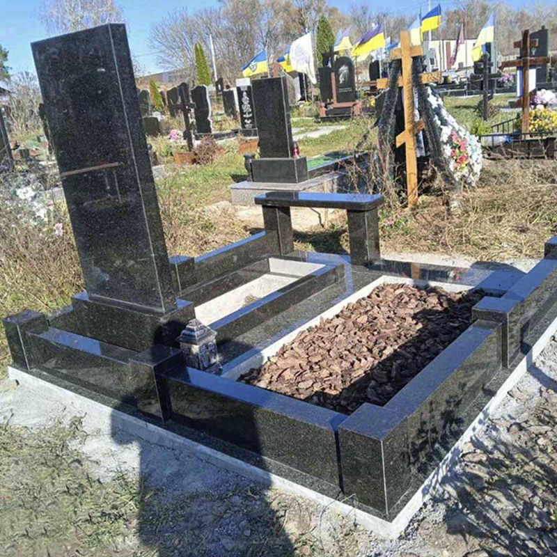 Пам'ятник одинарний на подвійній могилі з лавкою на кладовище № 90431