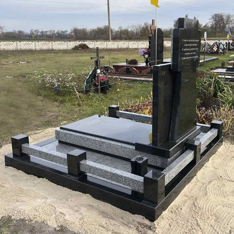 Меморіальний гранітний комплекс військовому з козацьким хрестом на могилу № 99240 ПК