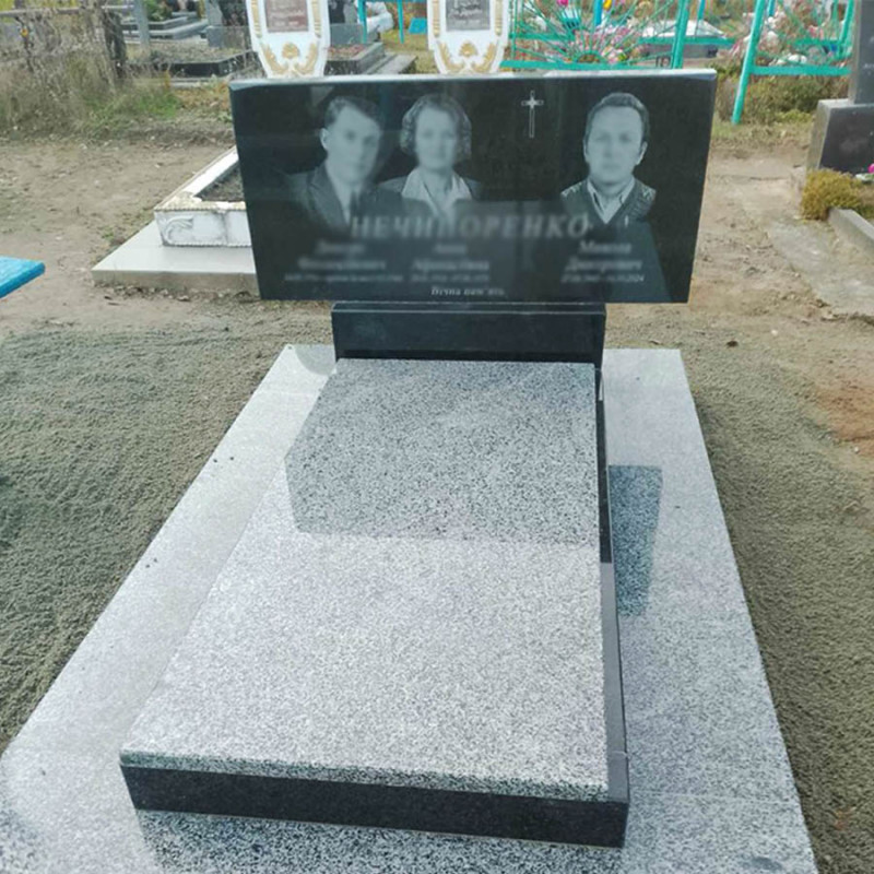 Пам'ятник на трьох з монтажем № 63207 ПК