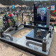 Пам'ятник воїну з колонами та гранітною лавкою зі столиком № 637365