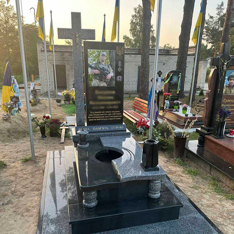 Пам'ятник воїну х хрестом № 479735