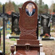 Пам'ятник з кольоровим овалом з червоного каменю № 367752