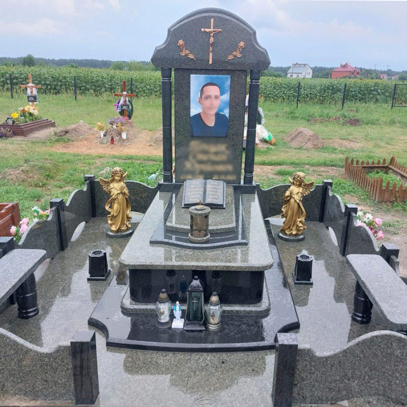 Гранітний комплекс воїну ЗСУ на кладовище № 729584