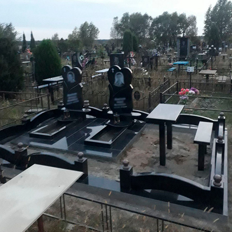 Пам'ятник серце для гранітного комплексу на кладовище № 990483