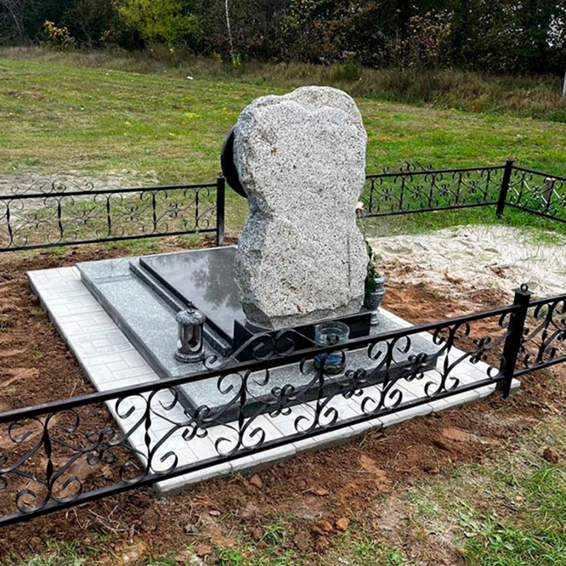 Пам'ятник серце з дикого каменю № 380527