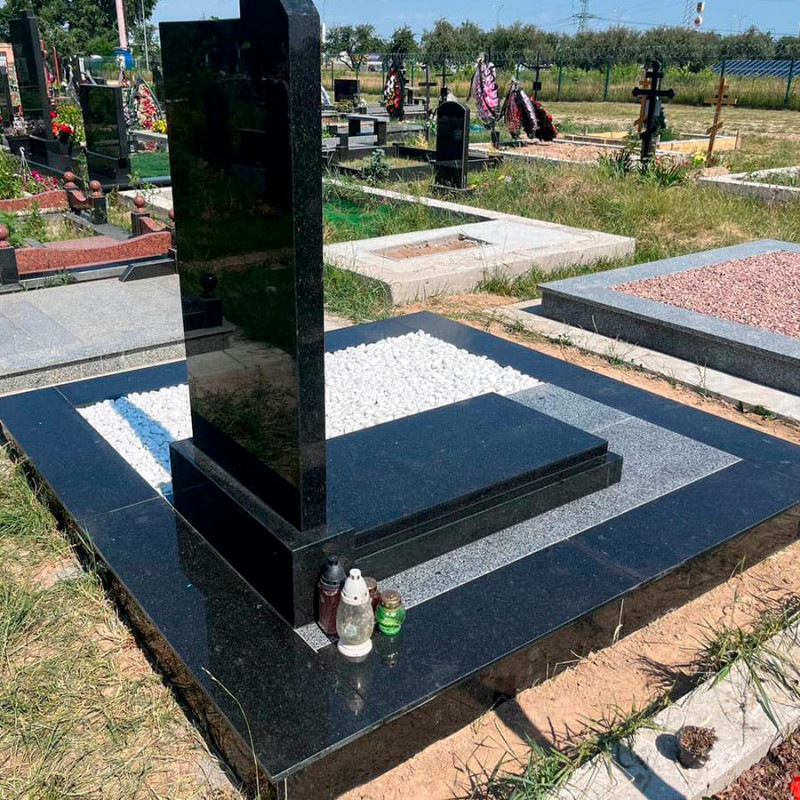Європейський пам'ятник з кольоровим портретом 30*40 см № 986215