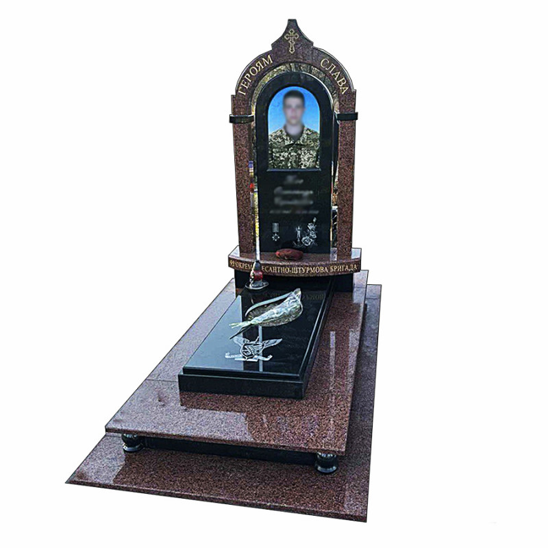 Пам'ятник військовому з колонами № 12662
