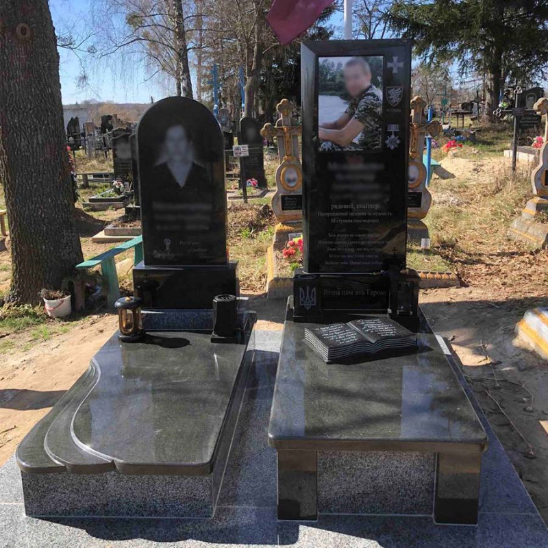 Пам'ятник для військового з кольорової кераміки № 36250