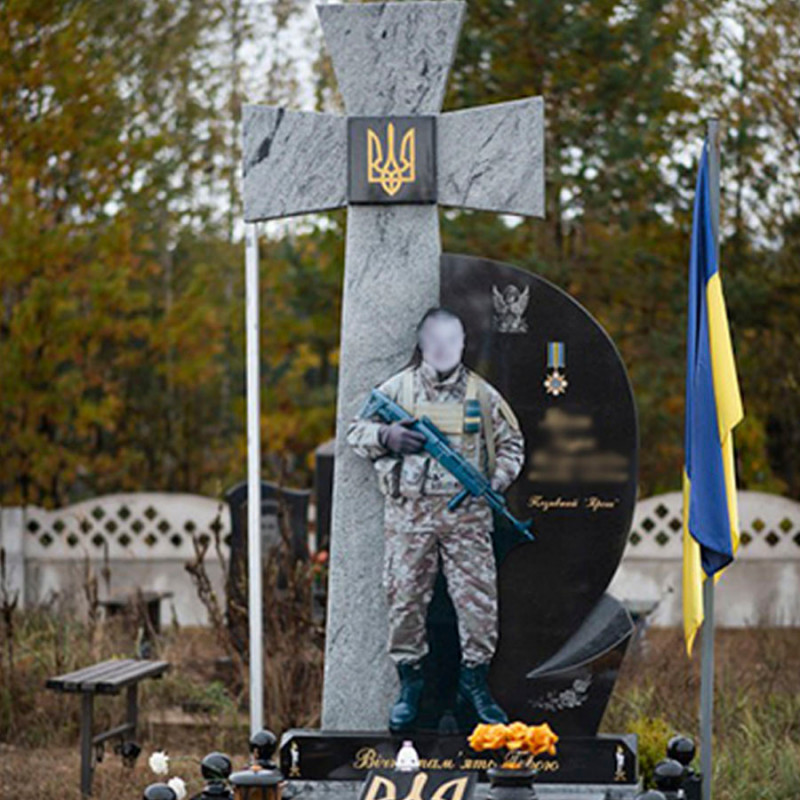 Козацький хрест на могилу військовому зі світлого каменю № 767650