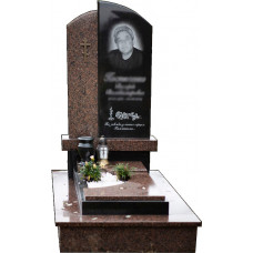 Європейський пам'ятник з боковою колоною на кладовище № 902351